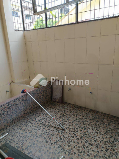 dijual rumah 4 lantai 4kt 64m2 di jalan bilal ujung - 3