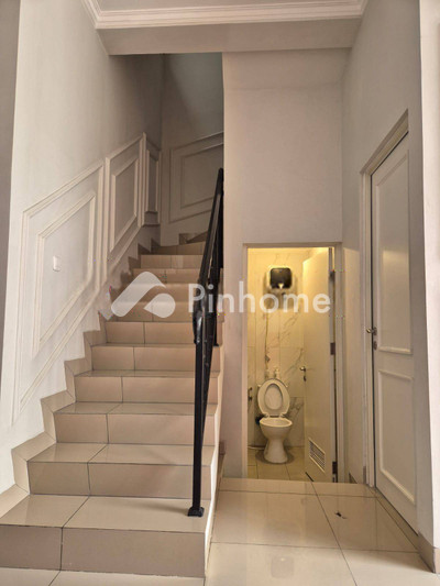 dijual rumah 2 lantai 3kt 72m2 di parung panjang - 3