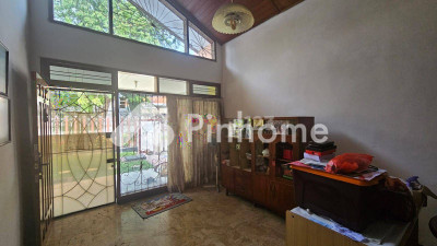 dijual rumah 1 lantai 6kt 300m2 di gubeng - 2