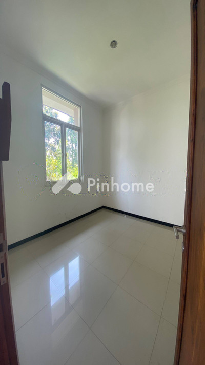 disewakan rumah 2 lantai 5kt 310m2 di papandayan baru - 4