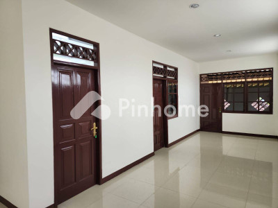 dijual ruko 2 lantai 300m2 di majapahit - 2