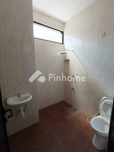dijual rumah 1 lantai 3kt 63m2 di rungkut - 2