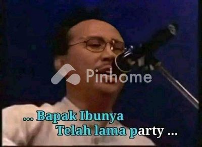 dijual rumah 2 lantai di jl sendiri - 4