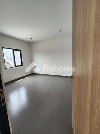 dijual rumah 00000 di cimahi selatan - 2