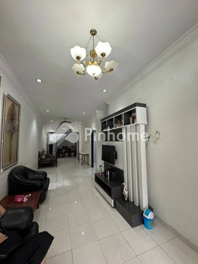 dijual rumah 1 lantai 3kt 102m2 di central sukajadi - 2