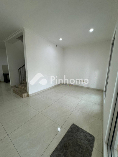 dijual rumah 2 lantai 3kt 90m2 di golf island - 5