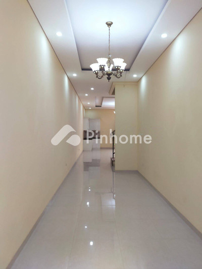 dijual rumah 2 lantai 3kt 136m2 di pal merah palmerah - 4