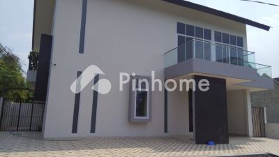 dijual rumah 2 lantai 5kt 240m2 di karawaci - 2