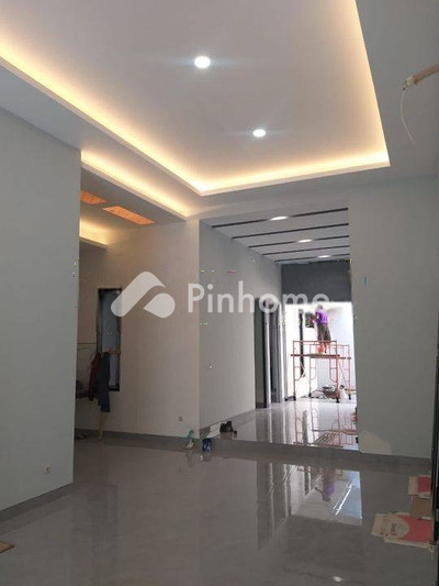 dijual rumah di kebayoran lama utara - 3