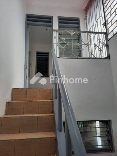 dijual rumah 1 lantai 4kt 120m2 di mulyorejo - 4