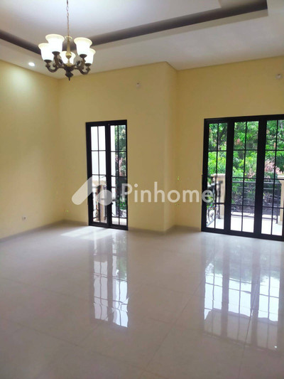 dijual rumah 2 lantai 3kt 136m2 di pal merah palmerah - 5