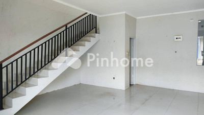 dijual gudang 328m2 di cikupa - 5