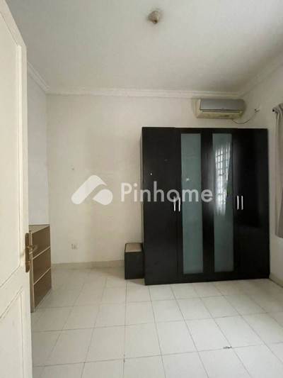 dijual rumah 1 lantai 3kt 120m2 di perumahan taman dutamas - 5