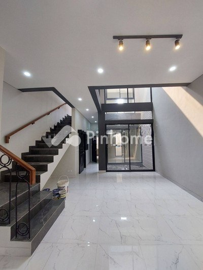 dijual rumah 2 lantai 2kt 100m2 di serpong utara - 5