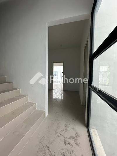 dijual rumah 3 lantai 3kt 96m2 di jalan pasar 3 tapian nauli - 4