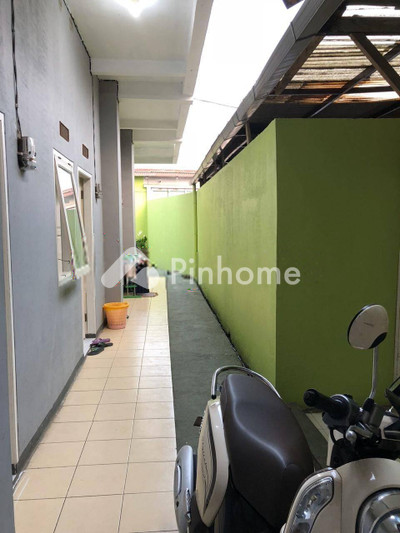 disewakan rumah 2 lantai 1kt 21m2 di cihanjuang - 2