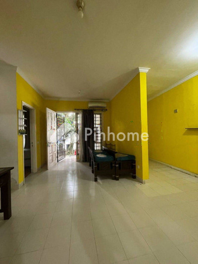 dijual rumah 1 lantai 3kt 120m2 di perumahan taman dutamas - 2
