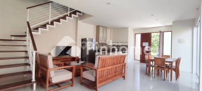 disewakan rumah 2 lantai 3kt 160m2 di sesetan - 2
