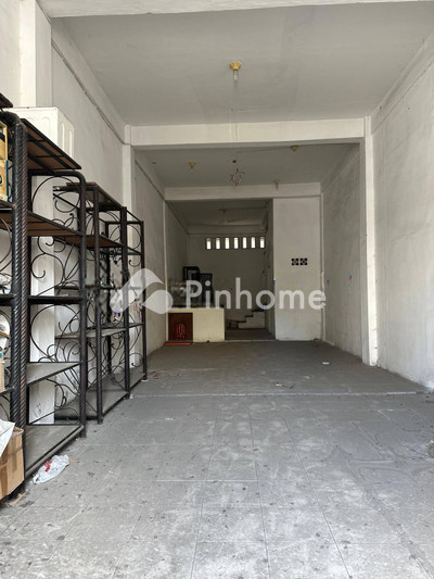 dijual rumah 3 lantai 2kt 64m2 di kompleks karya mas jalan gereja sekip - 2