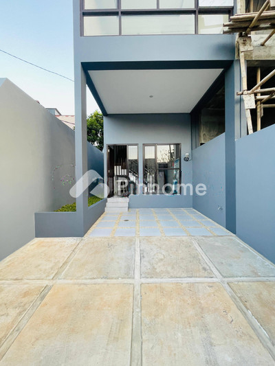 dijual rumah 2 lantai 3kt 51m2 di kalibata - 2