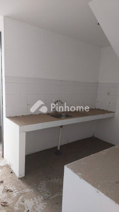 dijual rumah 2 lantai 180m2 di kalideres - 5