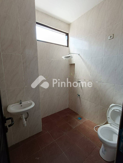 dijual rumah 1 lantai 3kt 63m2 di rungkut - 2