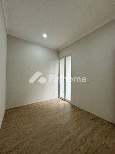 dijual rumah 1 lantai 4kt 94m2 di kenjeran - 2