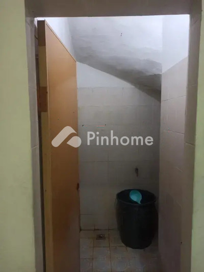 dijual rumah 2 lantai 3kt 65m2 di jl balam - 4