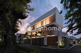 Sewa Rumah di Medan Area, Kota Medan, 3 KM, 3 KT, LT 120m², LB 110m² - 1