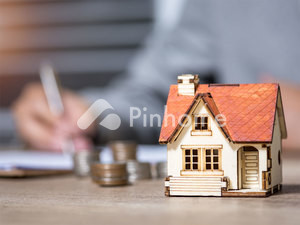 Rumah Dijual di Proyek Pelaraasan Pembangunan, Kebayoran Lama, Kota Jakarta Selatan, 15 KM, 10-10 KT, LT 100-100m², LB 90-90m²