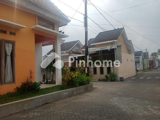 Rumah Roboh di Sumbersari (Sumber Sari), Kab. Jember - 22