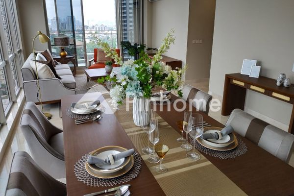 Sewa Ruko di Kebon Jeruk, Kota Jakarta Barat, 3 KM, LT 120m², LB 70m²