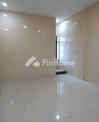Rumah Dijual di Medan Timur, Kota Medan, 4 KM, 4 KT, LT 64m², LB 182m² - 7