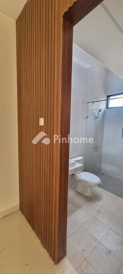 Rumah Dijual di Karang Tengah, Kota Tangerang Selatan, 3 KM, 3 KT, LT 100m², LB 150m² - 2