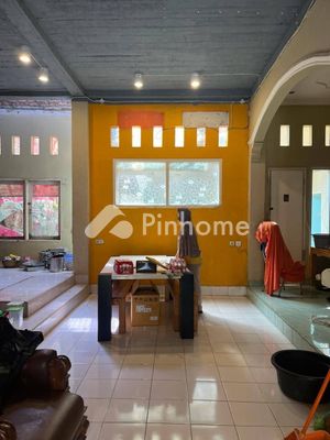 Rumah Dijual di Serpong, Kota Tangerang, 3 KM, 4 KT, LT 158m², LB 150m²