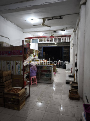 Ruko Dijual di Driyorejo, Kab. Gresik, LT 200m², LB 320m² - 3