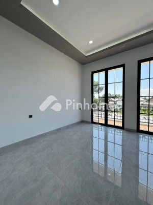 Rumah Dijual di Sambikerep, Kota Surabaya, 6 KM, 5 KT, LT 153m², LB 153m² - 5