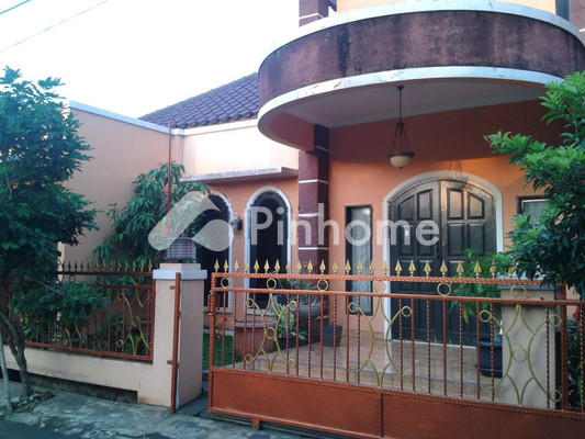 Rumah Dijual di Pamulang, Kota Tangerang Selatan, 4 KM, 5 KT, LT 200m², LB 230m² - 3