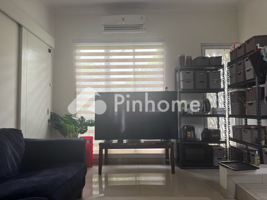 Sewa Rumah di Tebet, Kota Jakarta Selatan, 1 KM, 2 KT, LT 120m², LB 103m²