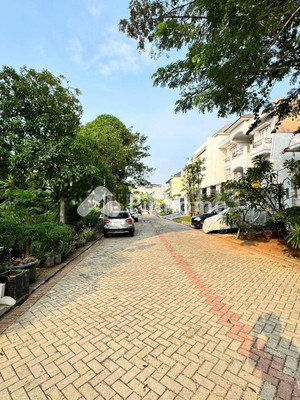 Rumah Dijual di Penjaringan, Kota Jakarta Utara, 4 KM, 4 KT, LT 240m², LB 600m² - 9