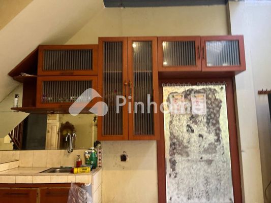 Rumah Dijual di Serpong, Kota Tangerang, 3 KM, 4 KT, LT 158m², LB 150m² - 5