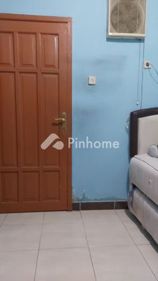 Sewa Rumah di Kebon Jeruk, Kota Jakarta Barat, 2 KM, 3 KT, LT 20m², LB 48m² - 2