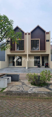 Rumah Dijual di Karang Tengah, Kota Tangerang Selatan, 3 KM, 3 KT, LT 100m², LB 150m²