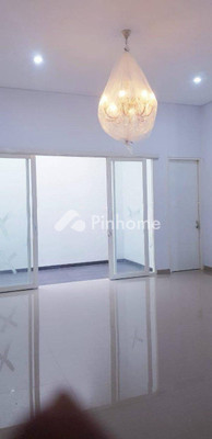 Rumah Dijual di Mulyorejo, Kota Surabaya, 4 KM, 5 KT, LT 160m², LB 279m² - 1
