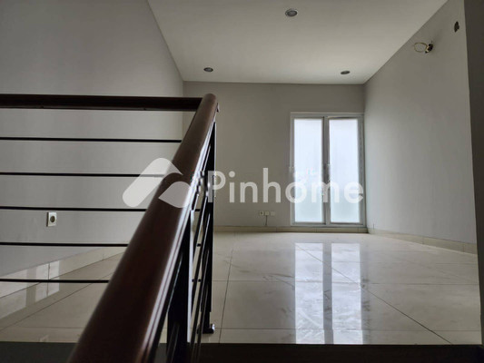 Rumah Dijual di Penjaringan, Kota Jakarta Utara, 3 KM, 4 KT, LT 250m², LB 550m² - 5