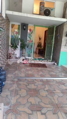 Rumah Dijual di Serpong, Kota Tangerang Selatan, 2 KM, 3 KT, LT 80m², LB 70m²