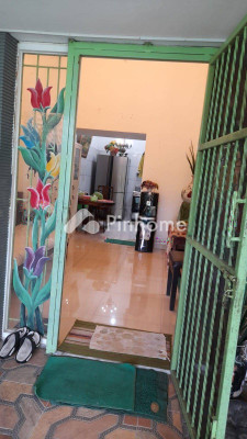 Rumah Dijual di Serpong, Kota Tangerang Selatan, 2 KM, 3 KT, LT 80m², LB 70m² - 2