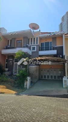 Rumah Dijual di Lakarsantri, Kota Surabaya, 4 KM, 5 KT, LT 252m², LB 500m²