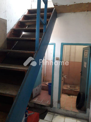 Rumah Dijual di Sukasari, Kota Bandung, 4 KM, 10 KT, LT 180m², LB 129m² - 3