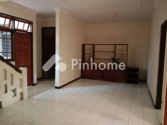 Sewa Rumah di Mulyorejo, Kota Surabaya, 5 KM, 7 KT, LT 165m², LB 206m²
